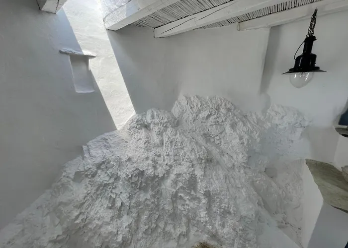 Windhouses * Serifos Town